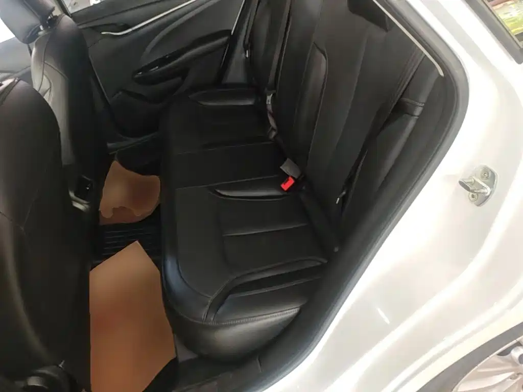 Buick Excelle — миниатюра 17