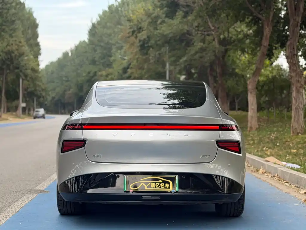 XPeng P7 — миниатюра 6