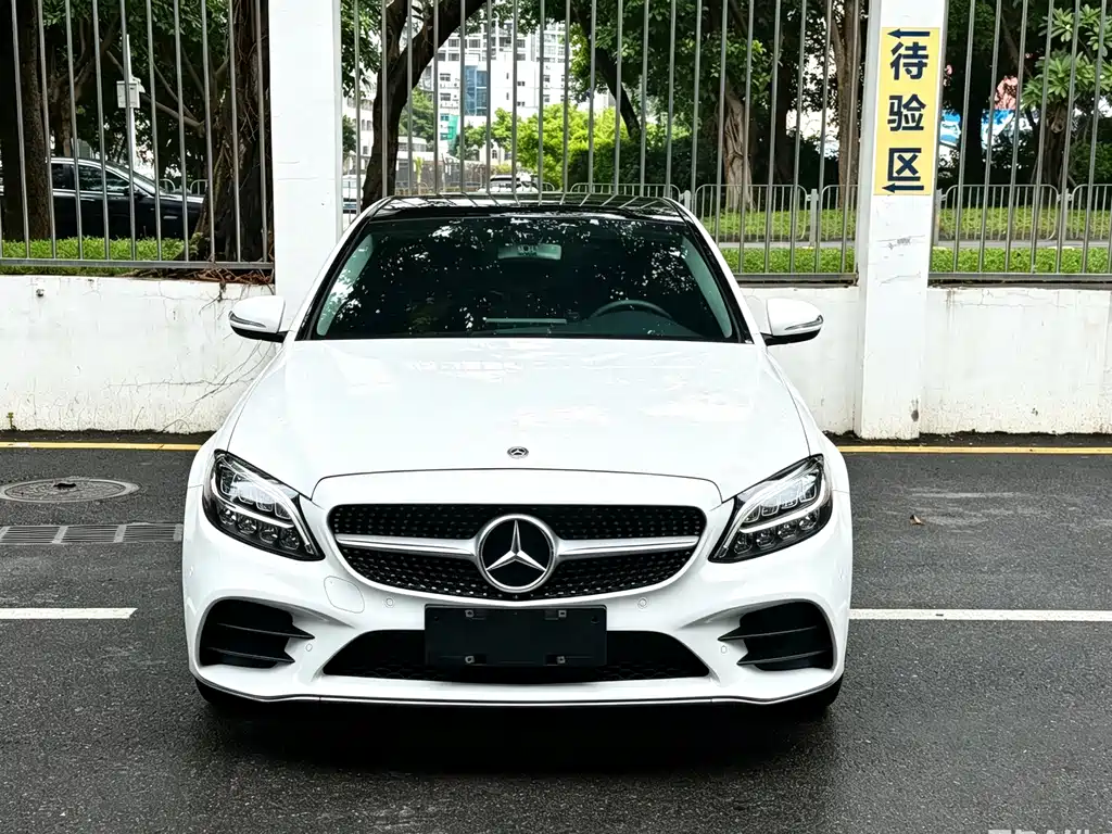 Mercedes-Benz C-Class — миниатюра 2