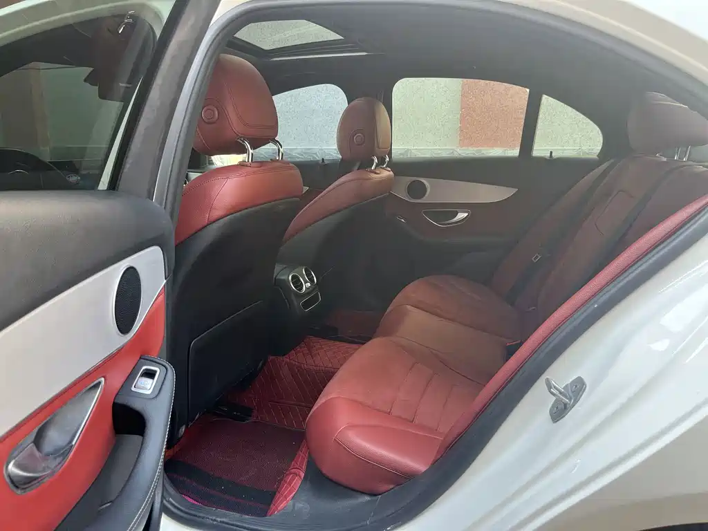 Mercedes-Benz C-Class — миниатюра 11