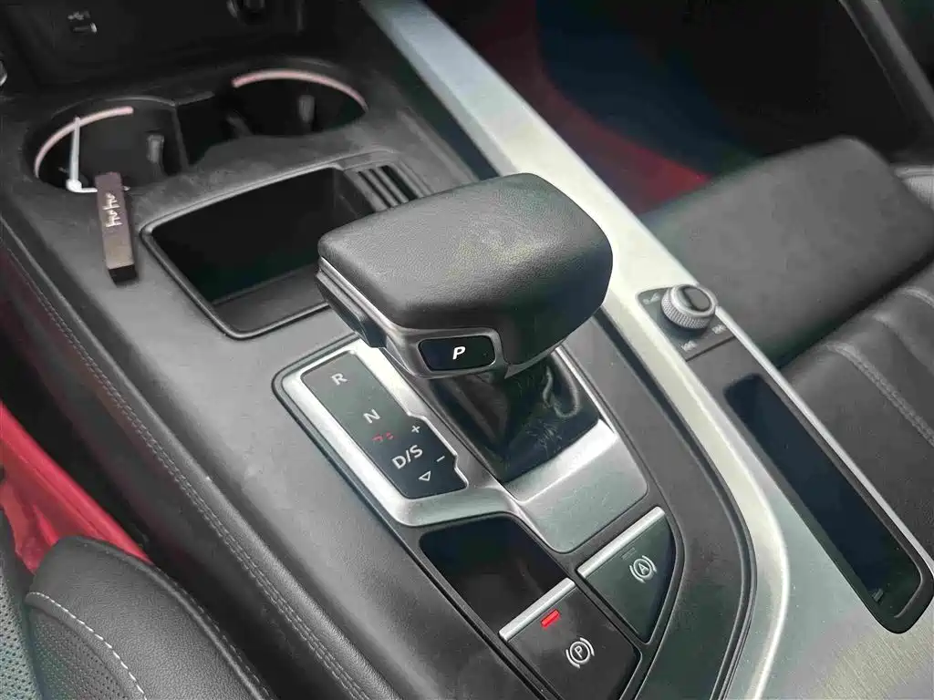 Audi A4L — миниатюра 14
