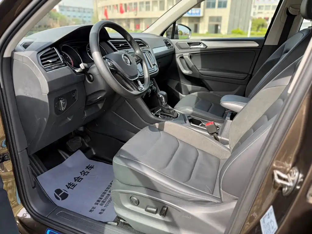 Volkswagen Tiguan L - фото 7