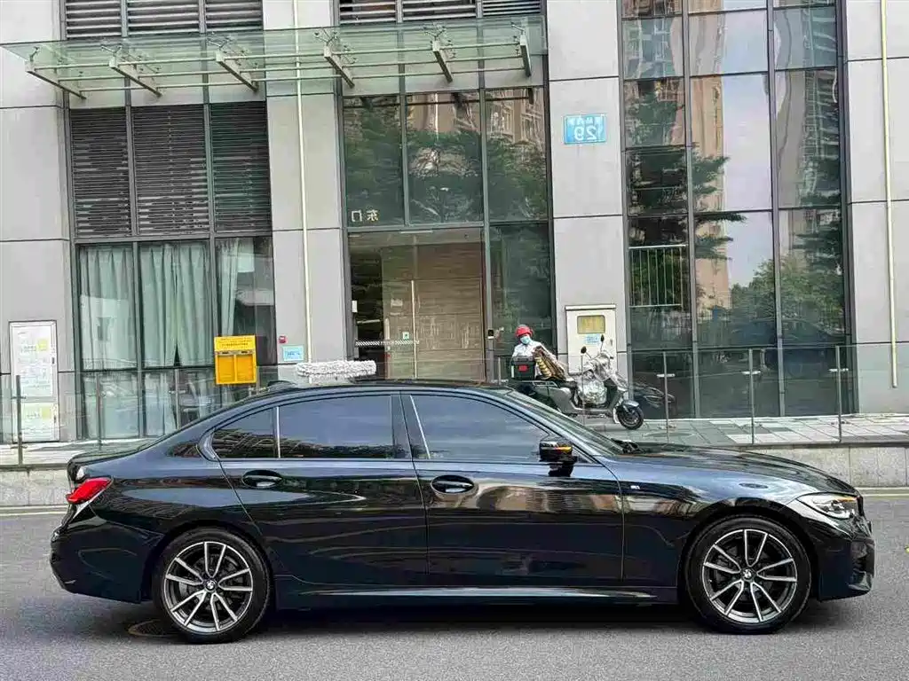 BMW 3 Series — миниатюра 4