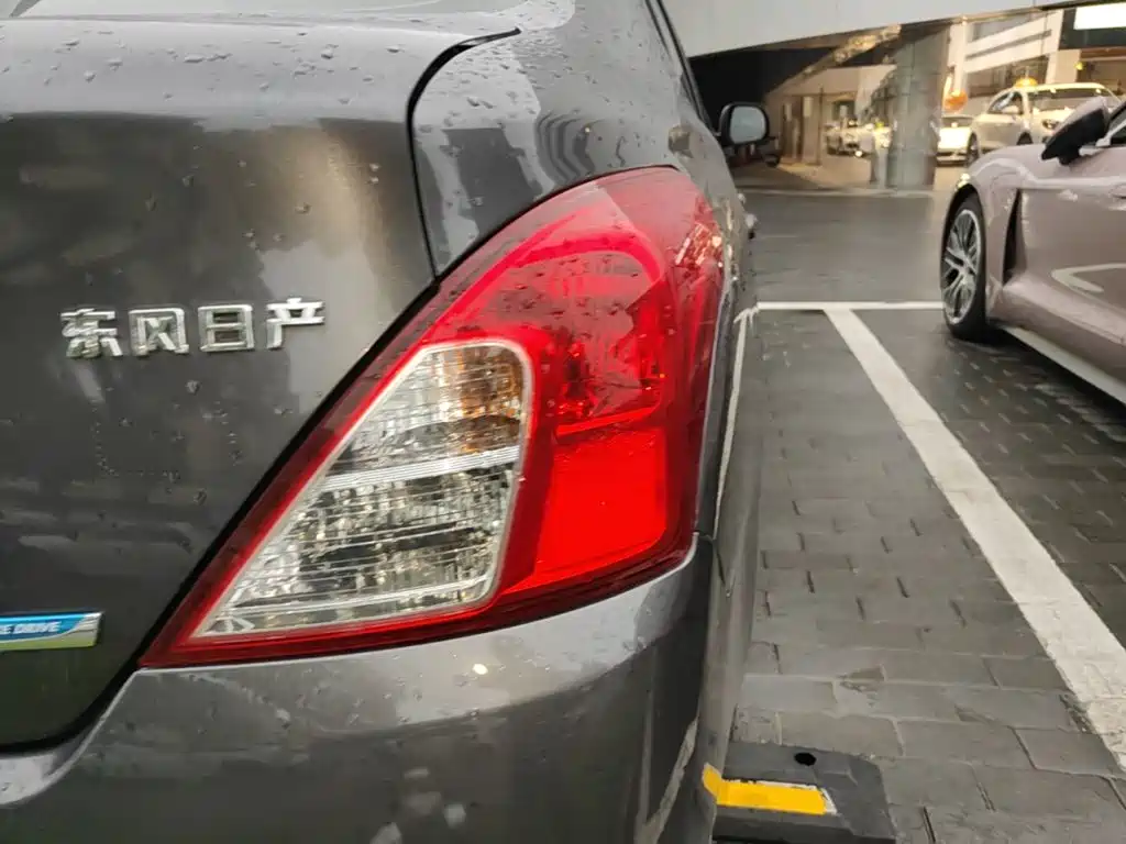 Nissan Sunny — миниатюра 8
