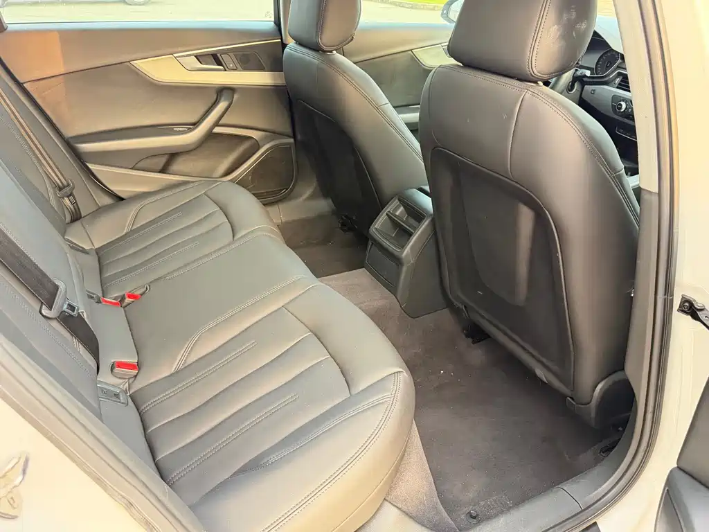 Audi A4L — миниатюра 7