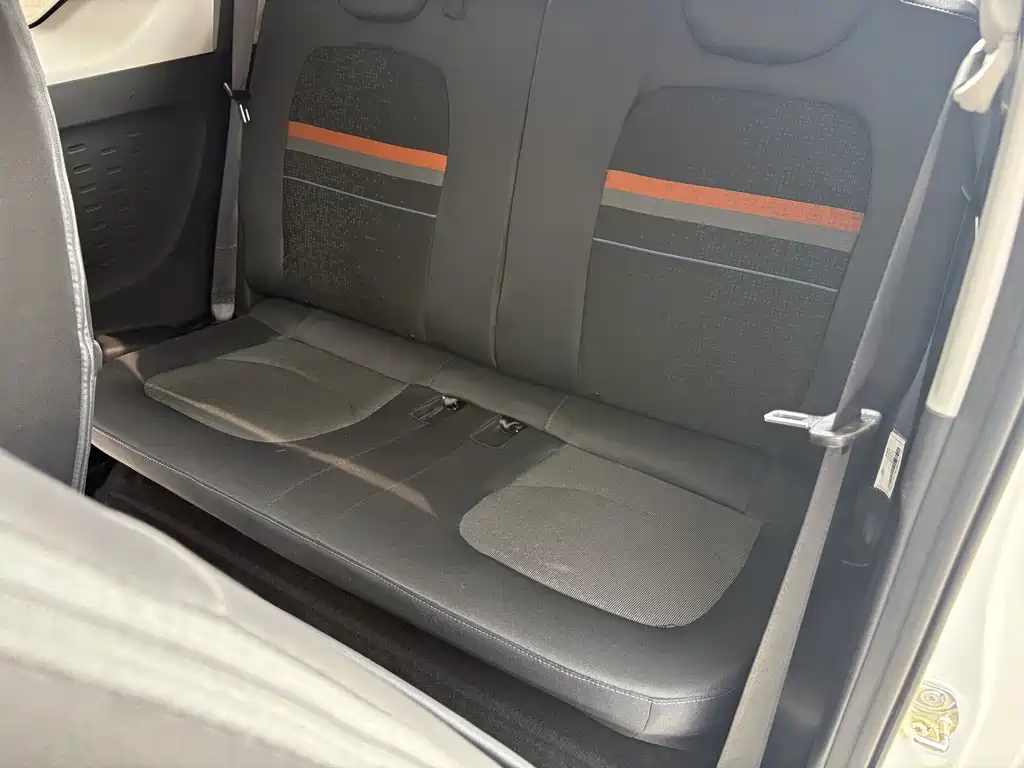 Wuling MINIEV — миниатюра 13