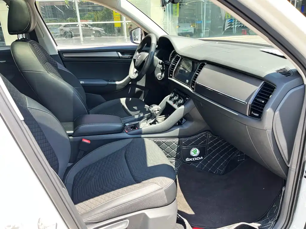 Skoda Kodiaq 2018 TSI330 5 мест Comfort