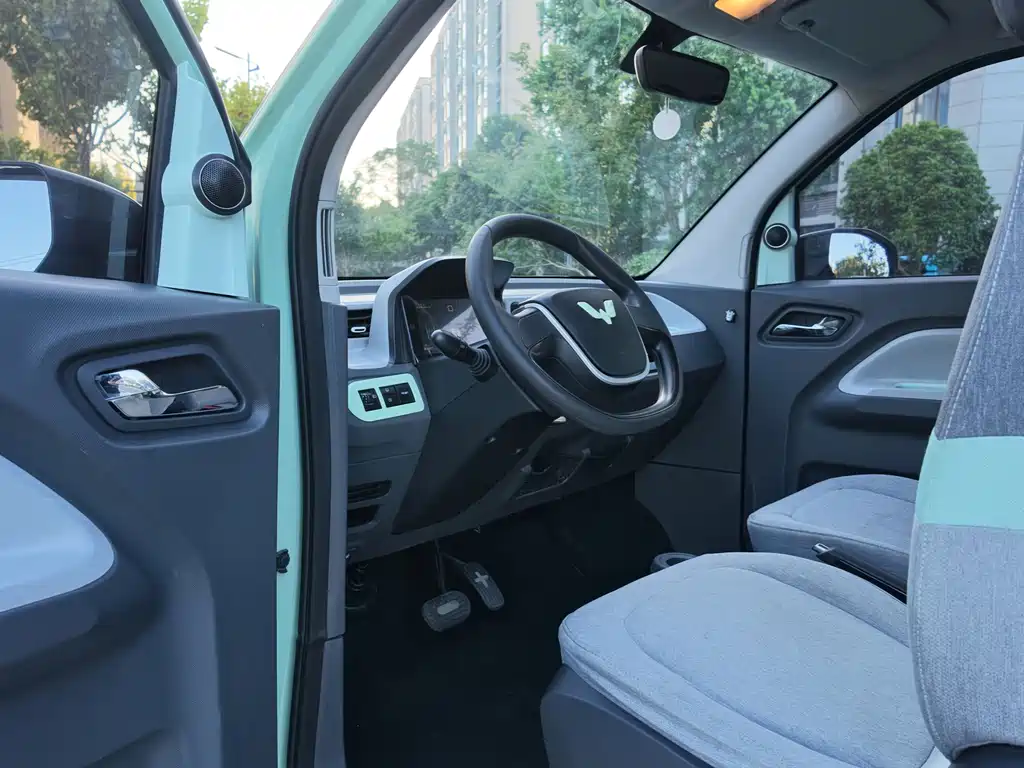 Wuling MINIEV — миниатюра 7