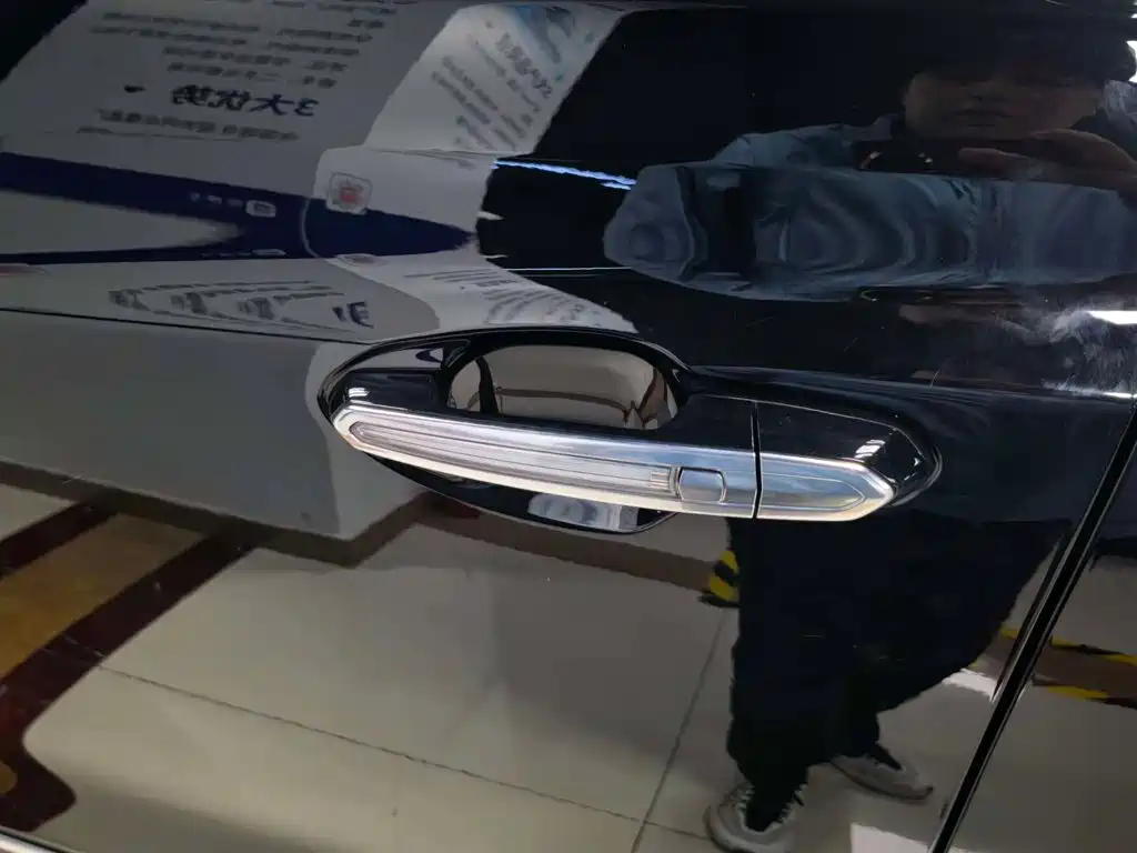 Cadillac XT5 — миниатюра 7