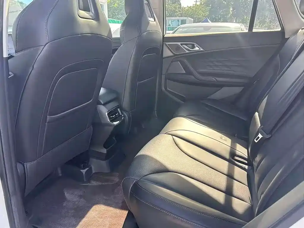 Roewe RX5 — миниатюра 5