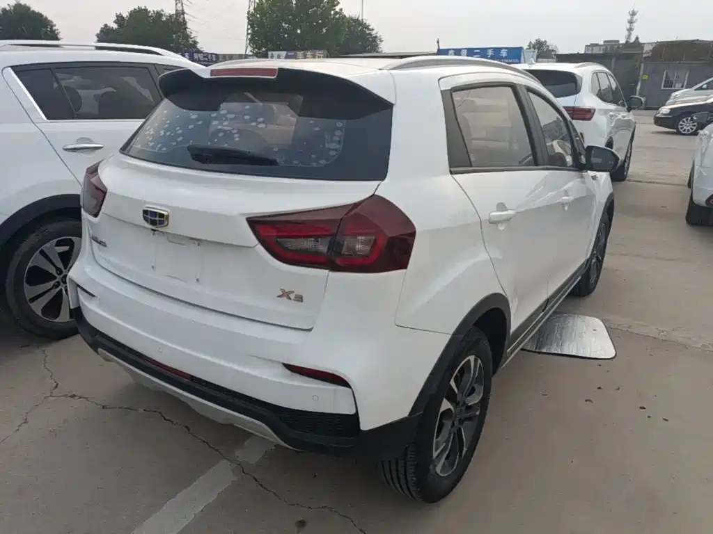 Geely Vision X3 — миниатюра 7