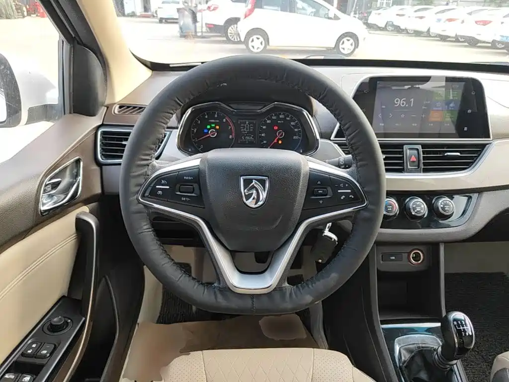 Baojun 310W — миниатюра 11