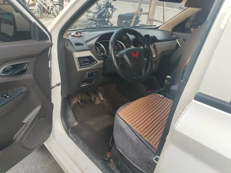 Wuling Hongguang — миниатюра 9