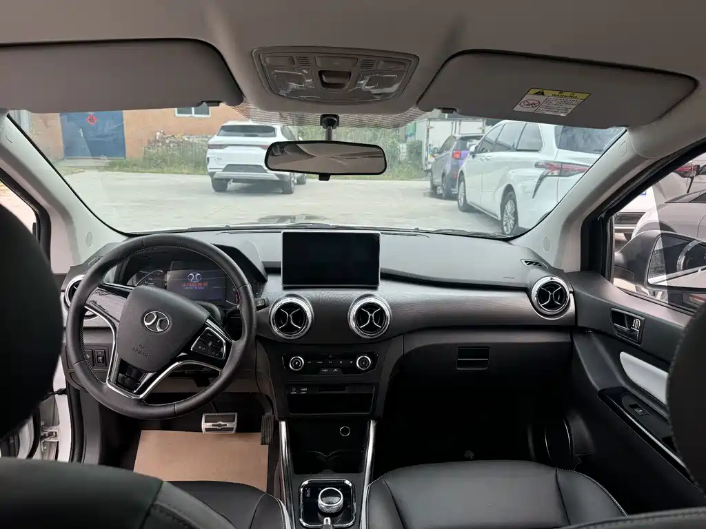 BAIC New Energy EC5 — миниатюра 8