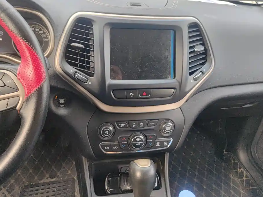 Jeep Cherokee — миниатюра 13