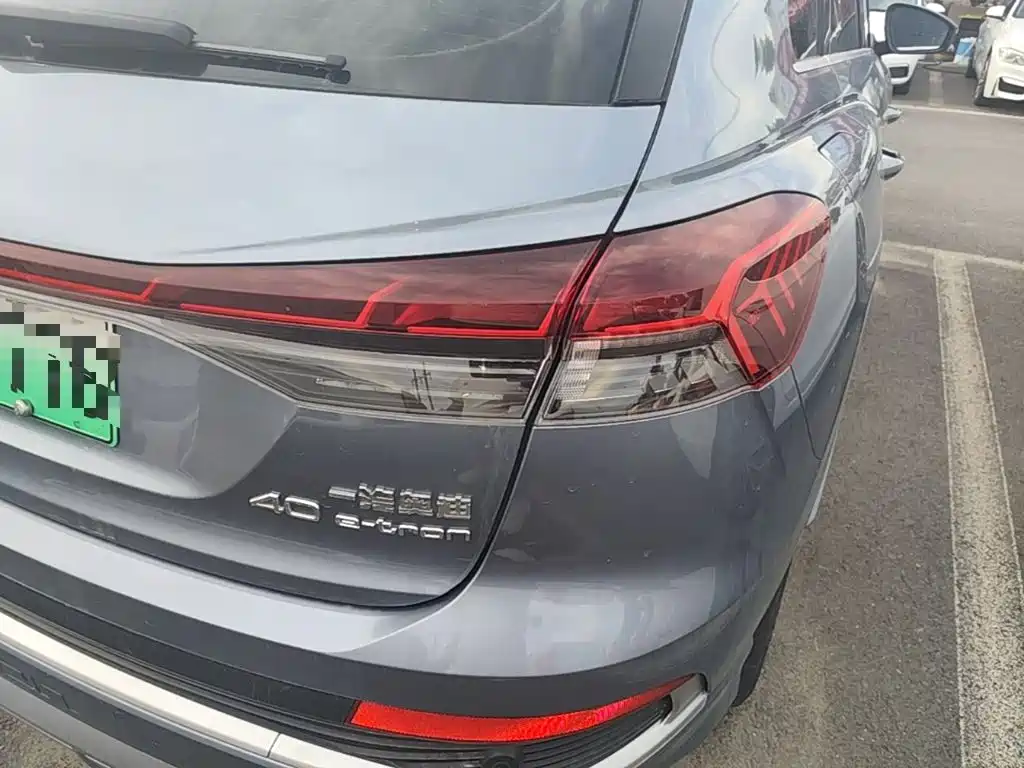 Audi Q4 e-tron — миниатюра 8