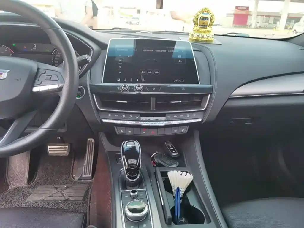 Cadillac CT5 — миниатюра 13