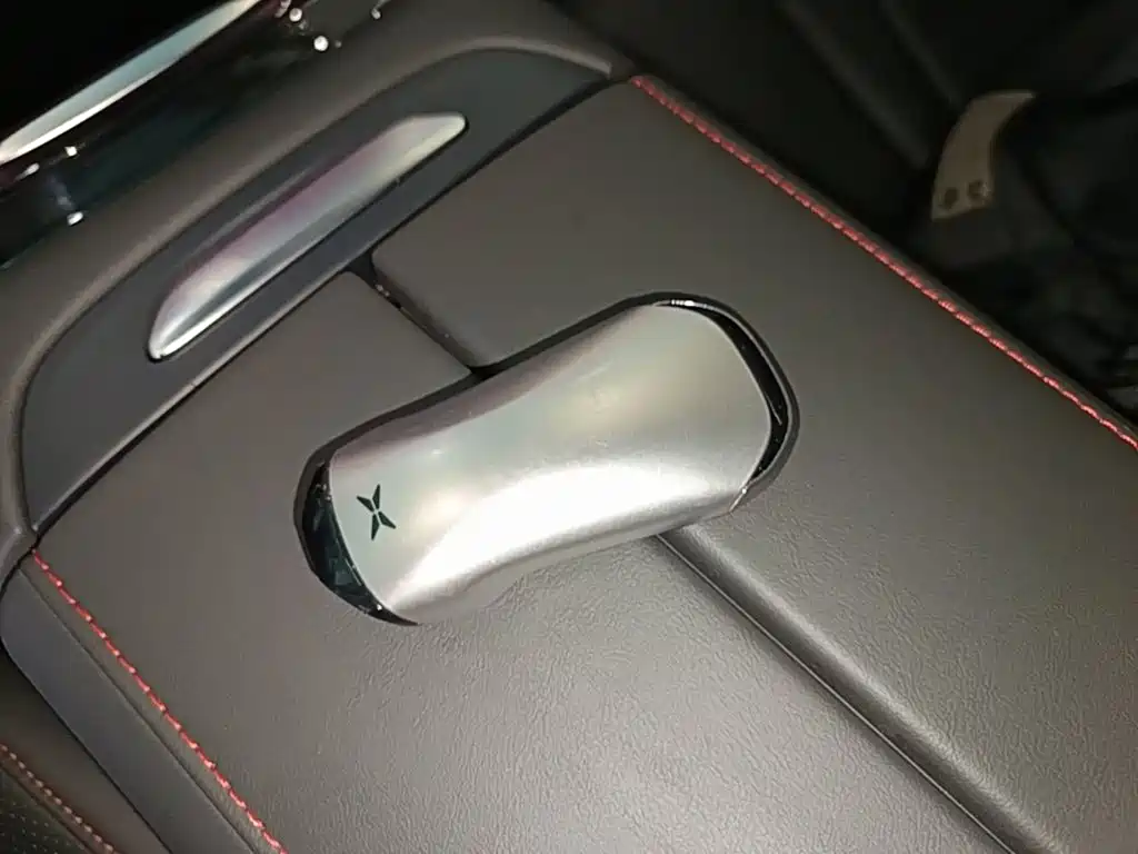 XPeng P7 — миниатюра 9