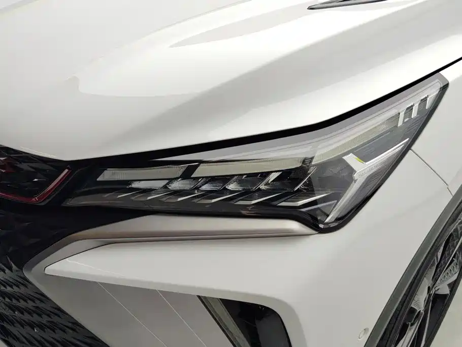 Geely Binyue — миниатюра 5