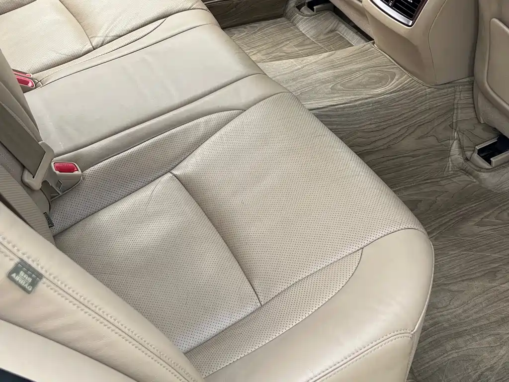Toyota Crown — миниатюра 6