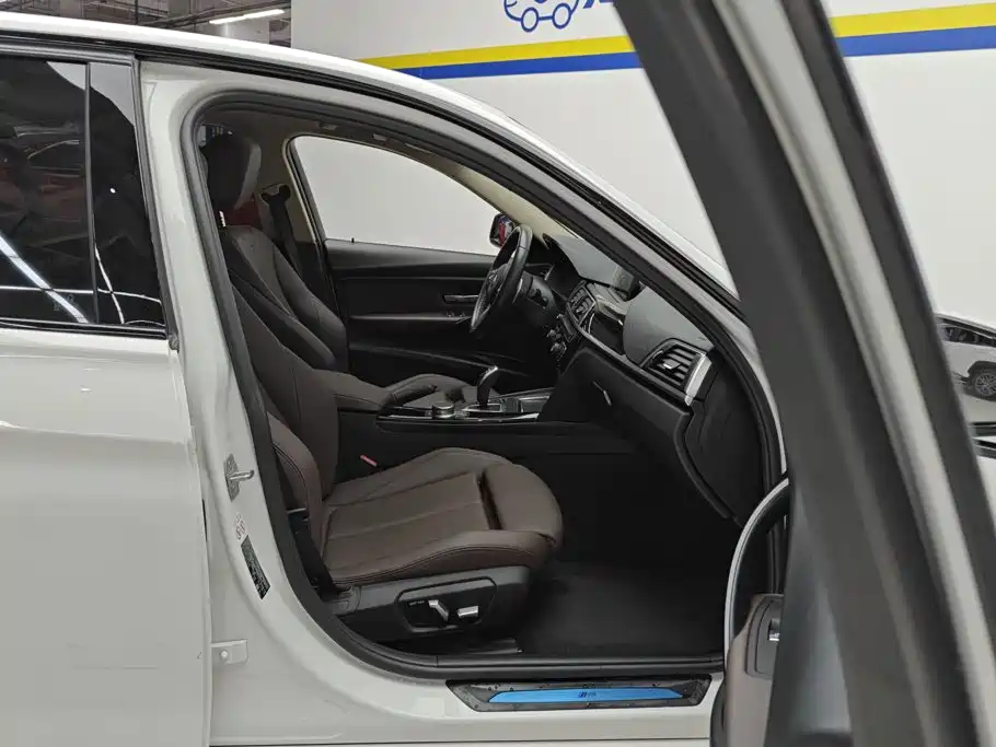 BMW 3 Series — миниатюра 8