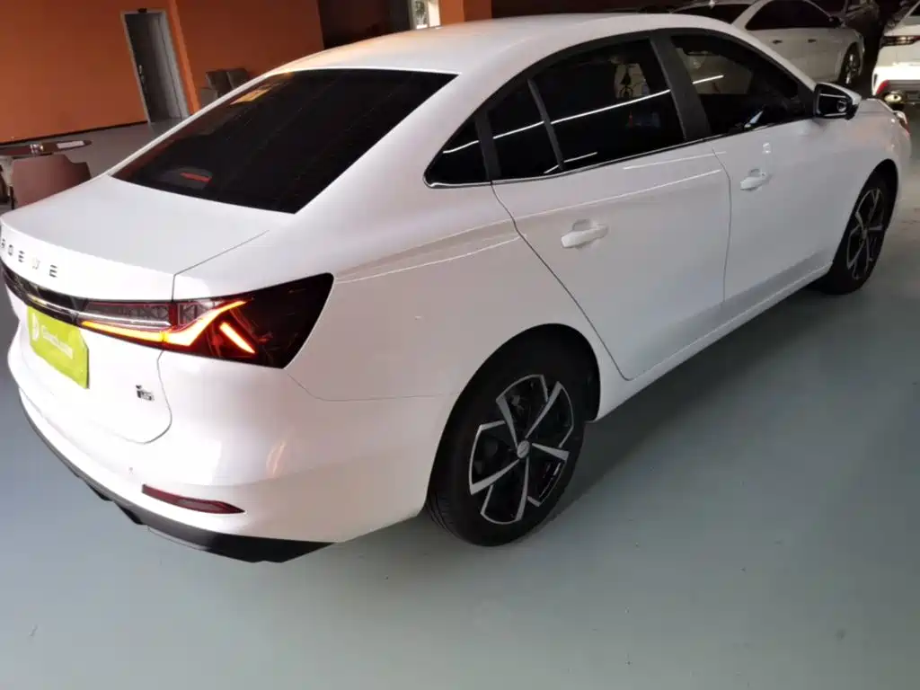Roewe i5 — миниатюра 7