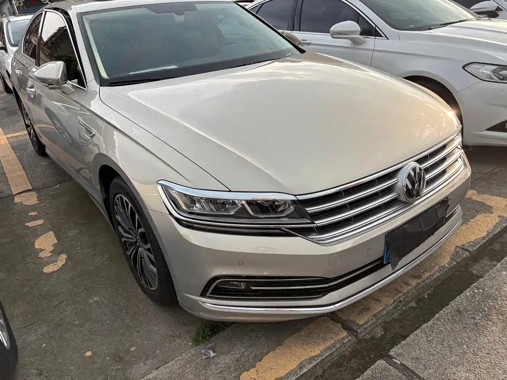Volkswagen Phideon — миниатюра 3