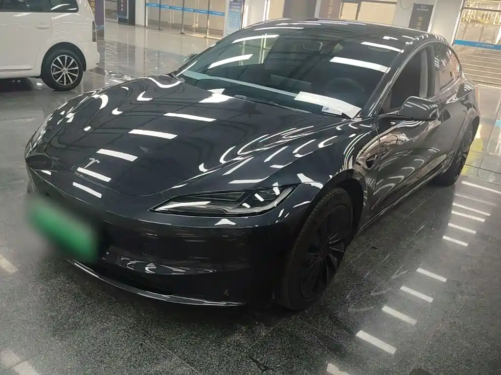 Tesla Model 3 — миниатюра 2