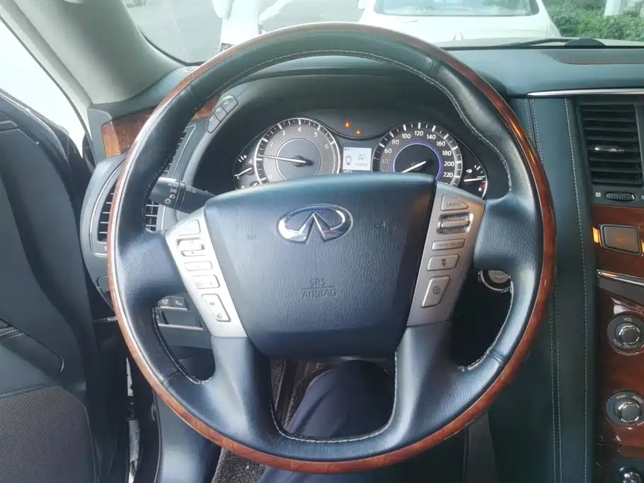Infiniti QX80 — миниатюра 14