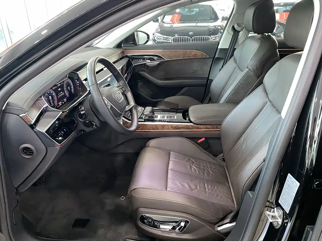 Audi A8 — миниатюра 7