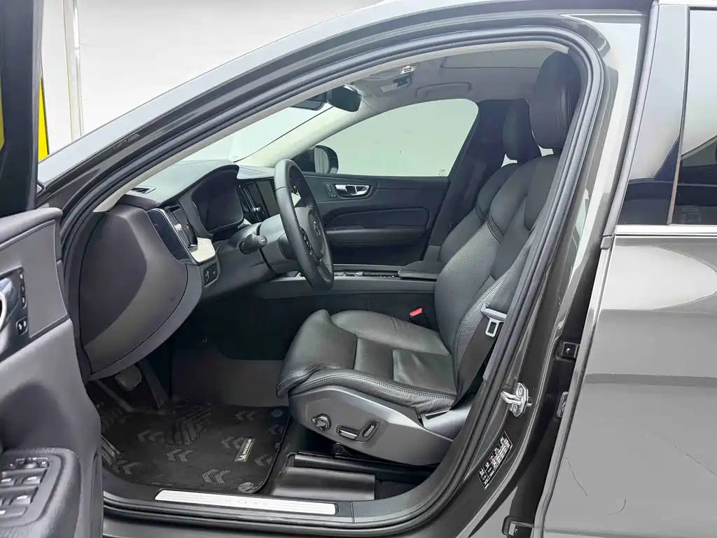 Volvo XC60 2021 T5 Luxury