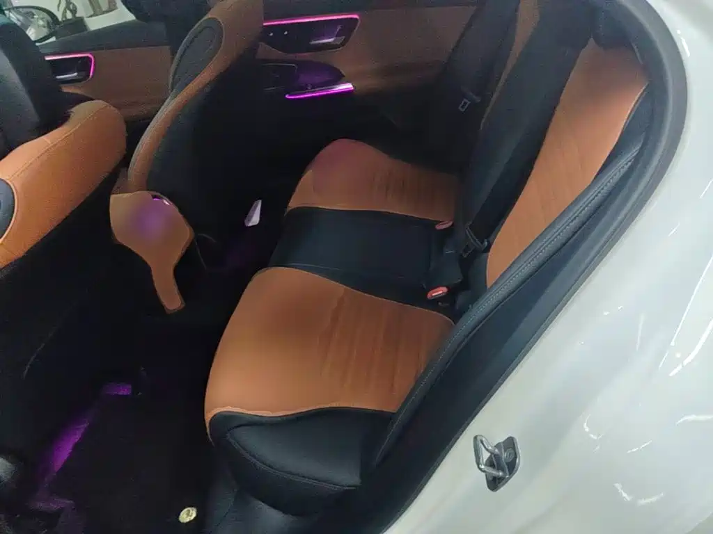 Mercedes-Benz C-Class — миниатюра 17