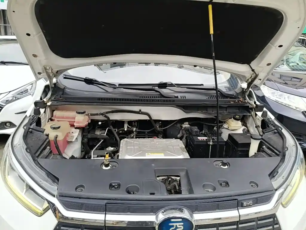 BYD Yuan EV — миниатюра 20