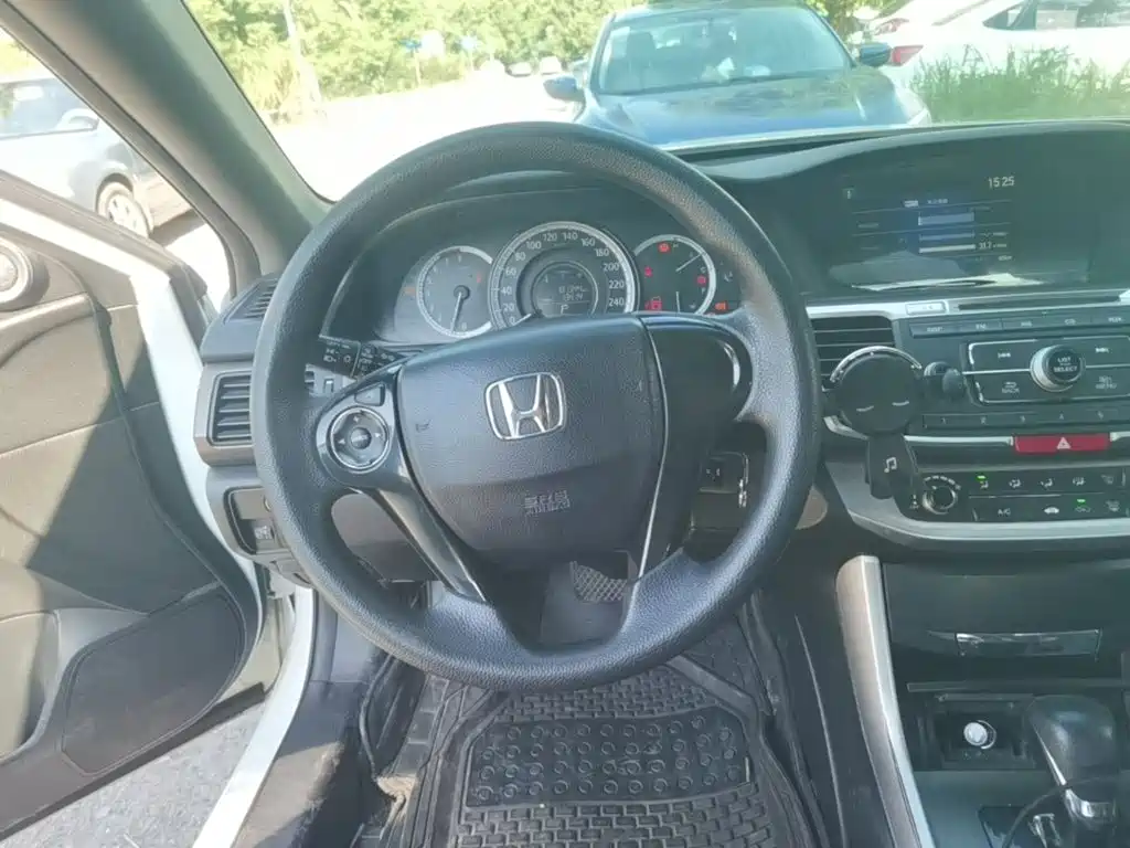 Honda Accord — миниатюра 15