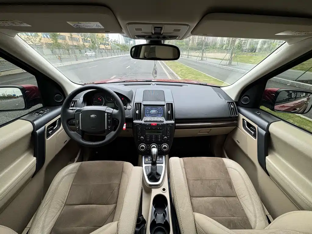 Land Rover 2 011 3.2L i6 SE