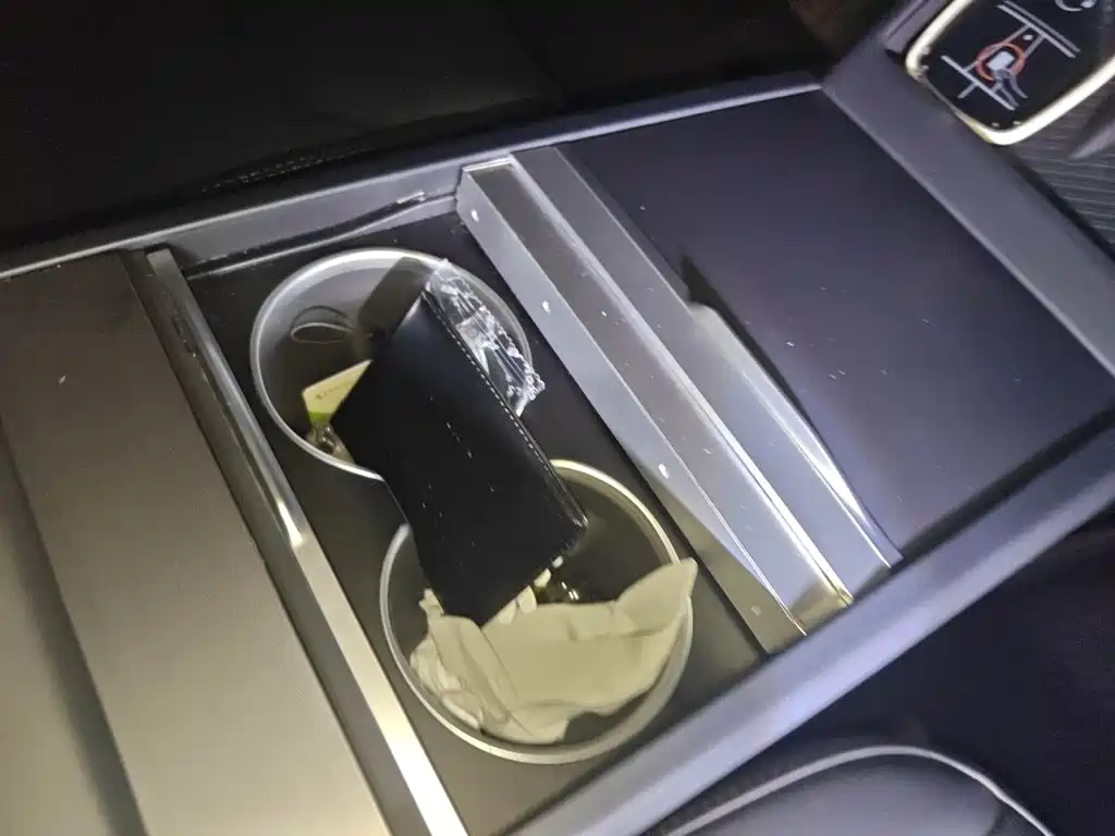 Tesla Model 3 — миниатюра 12