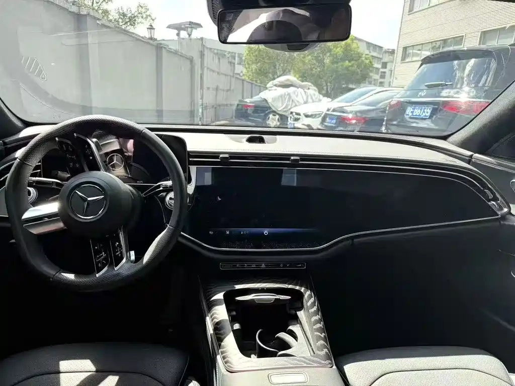 Mercedes-Benz E-Class New Energy — миниатюра 7