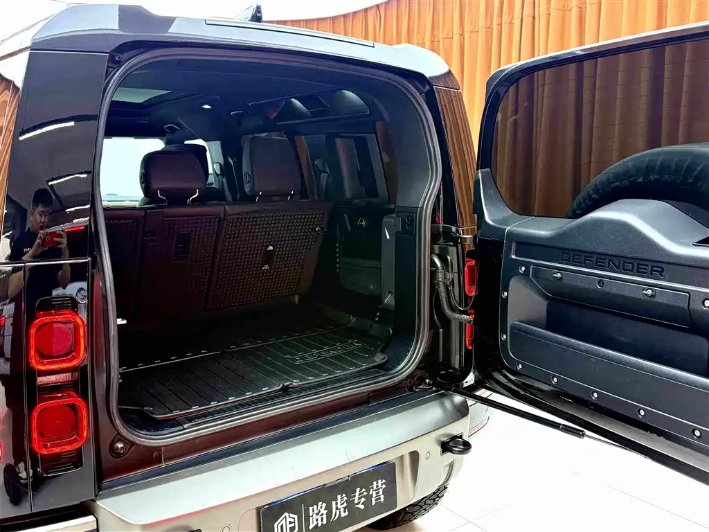 Land Rover Defender — миниатюра 18