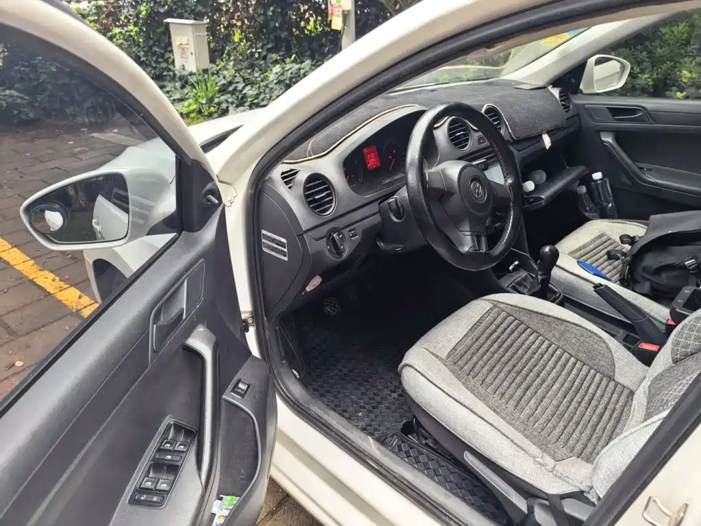 Volkswagen Jetta — миниатюра 12