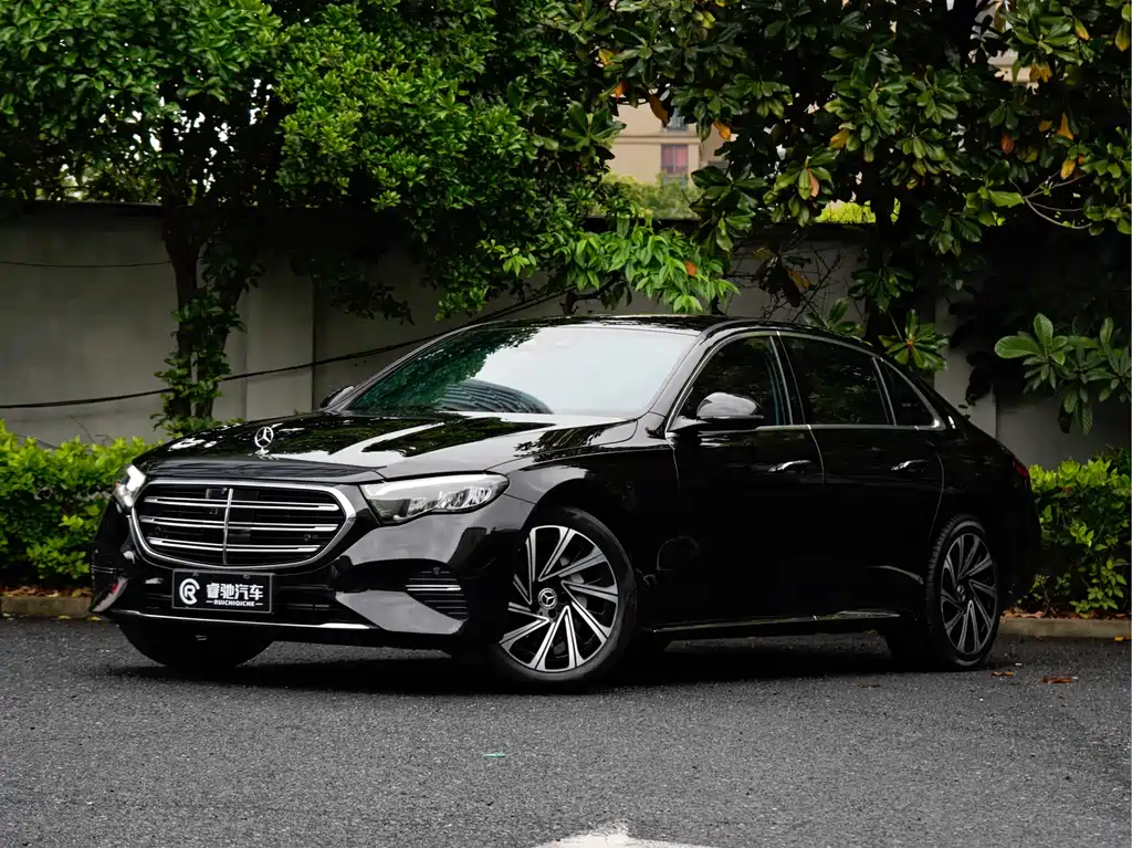 Mercedes-Benz E-Class 2024