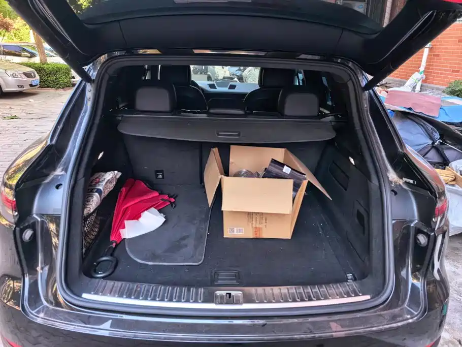 Porsche Cayenne — миниатюра 4
