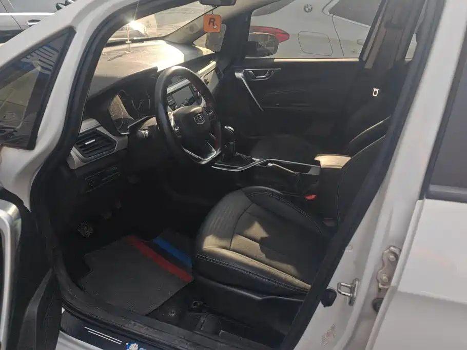 Geely Vision X3 — миниатюра 9