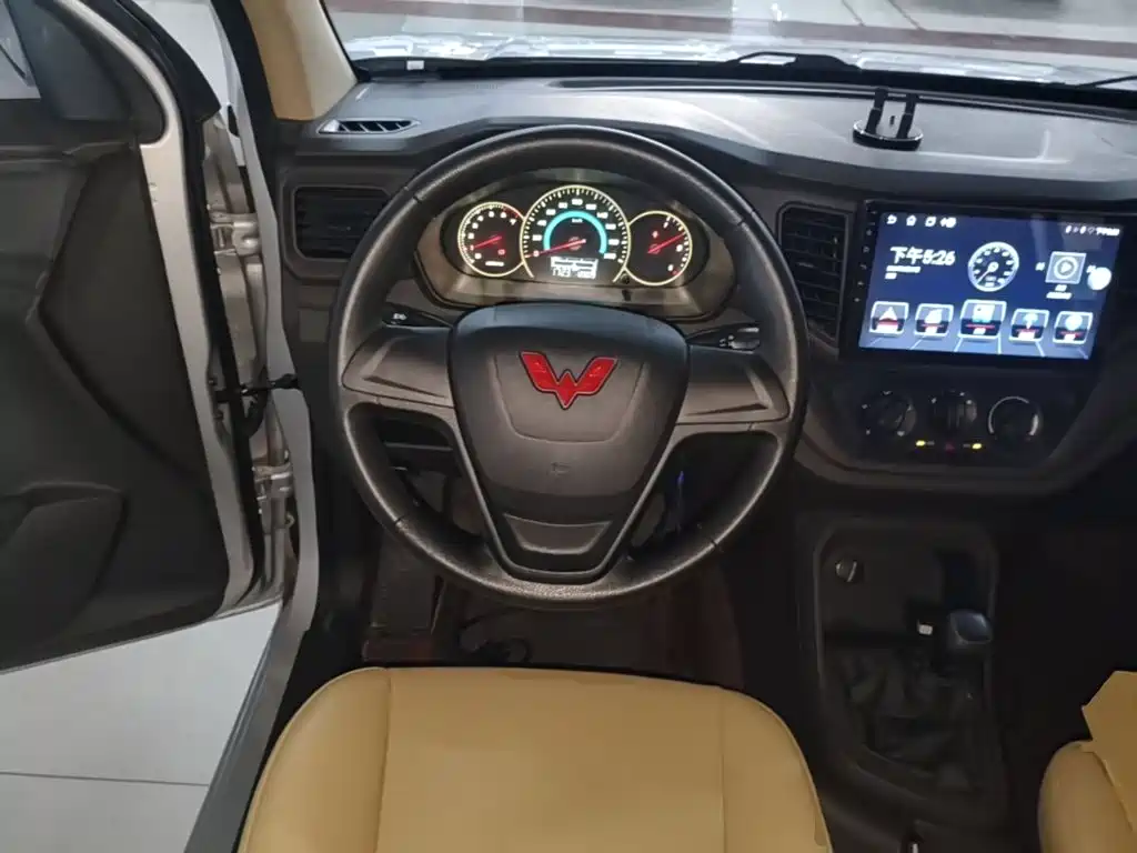 Wuling Hongguang V — миниатюра 11
