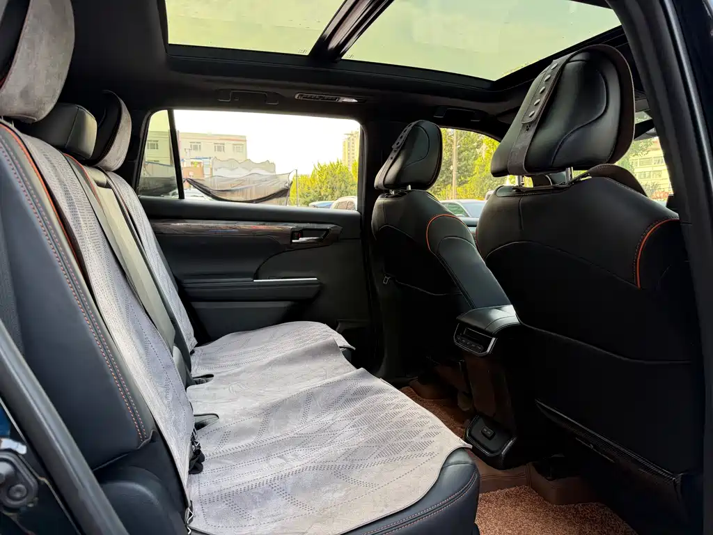 Toyota Crown Kluger — миниатюра 13