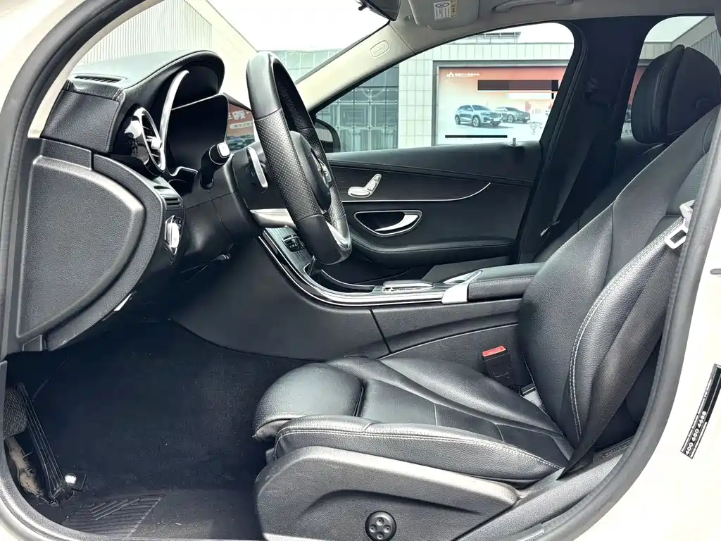 Mercedes-Benz C-Class — миниатюра 5
