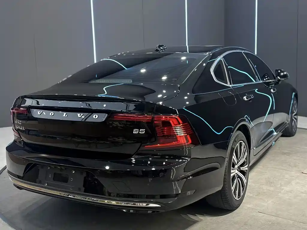 Volvo S90 — миниатюра 6