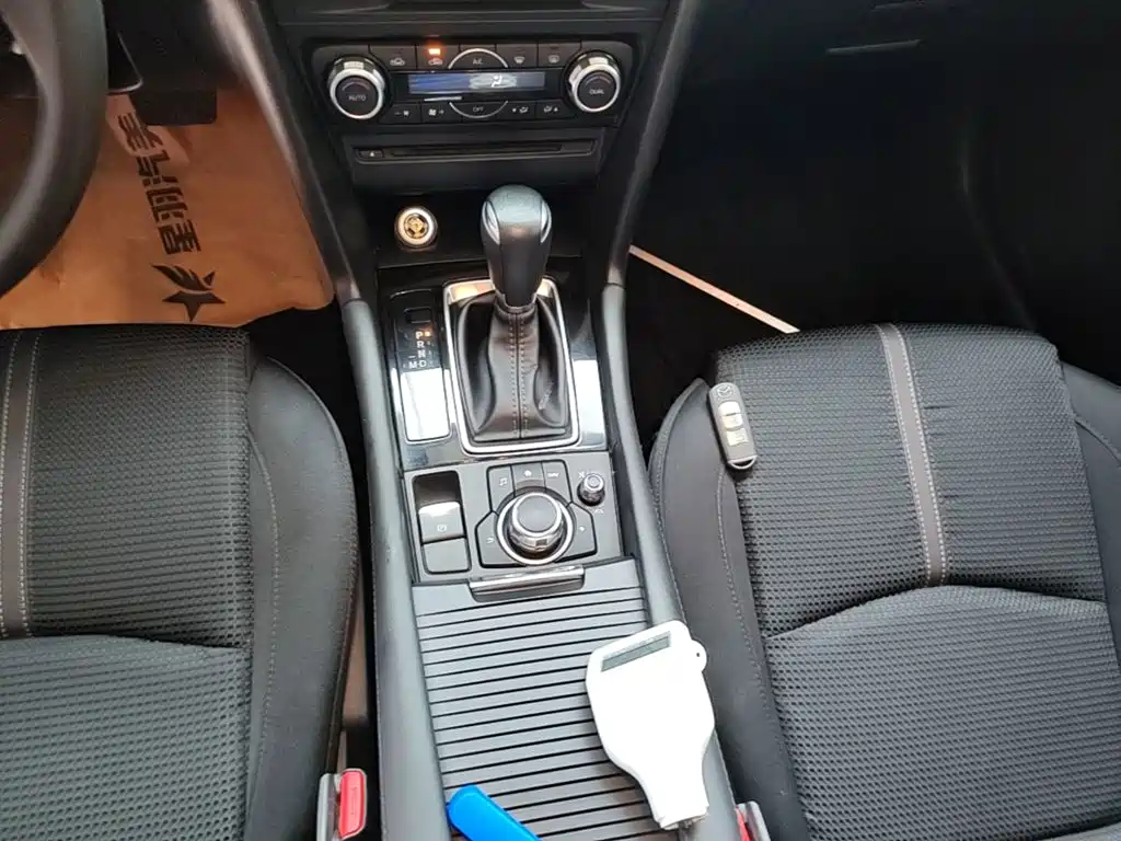 Mazda 3 Axela — миниатюра 14