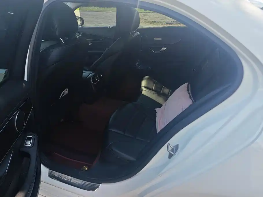 Mercedes-Benz C-Class — миниатюра 11