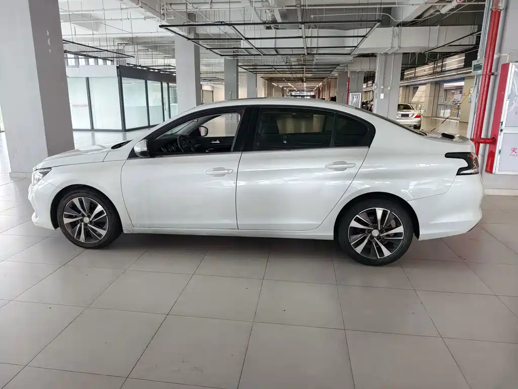 Peugeot 408 — миниатюра 6