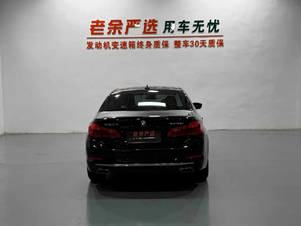 BMW 5 Series — миниатюра 8